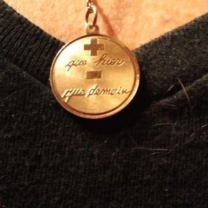 Vintage 14k Gold "+que hier -que demain" Pendant